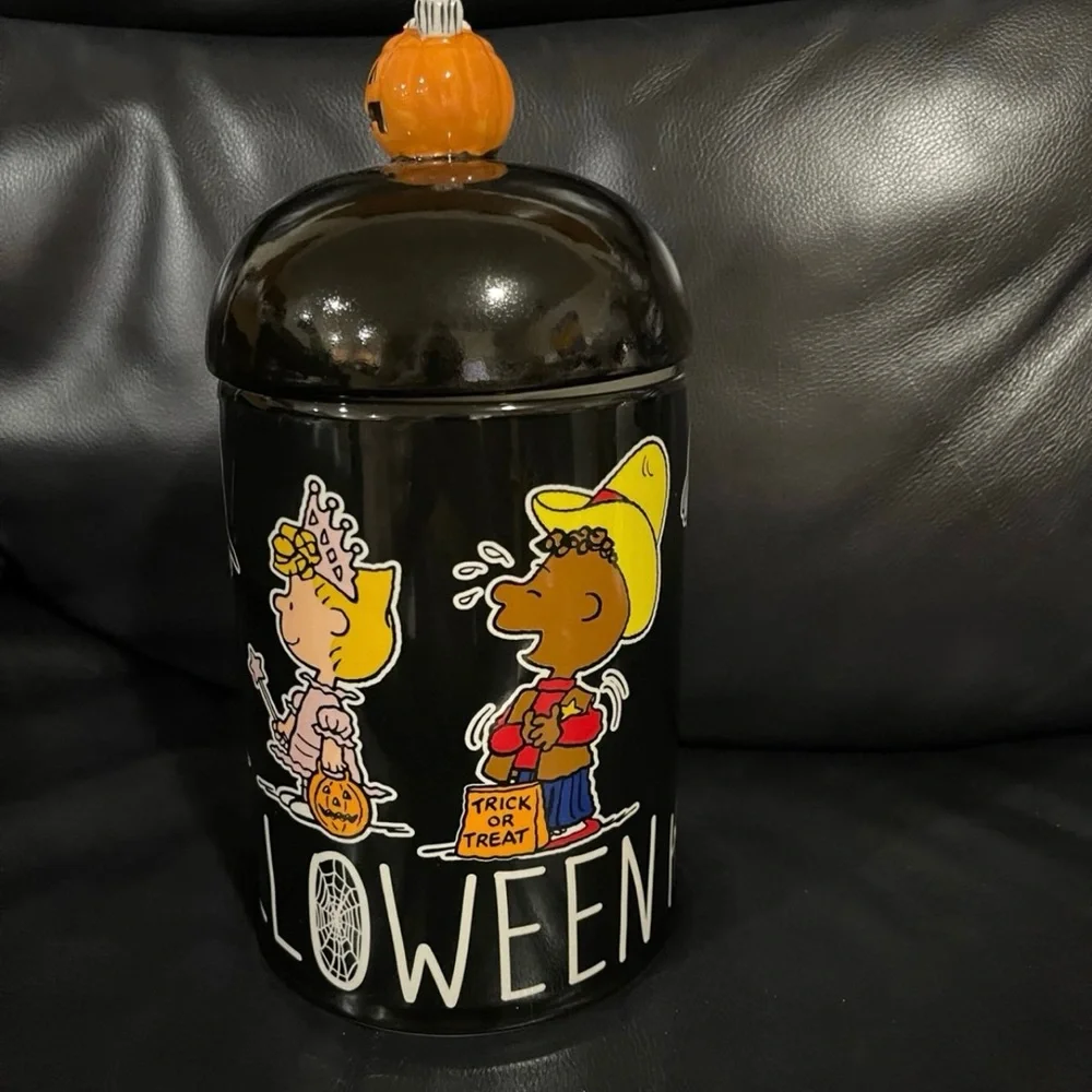 Peanuts Snoopy Halloween Canister “Hapiness is Halloween”